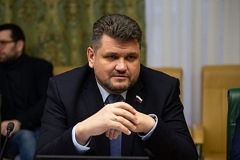 Сенатор Александр Жуков